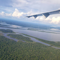 рис. 1: rio Trombetas - Foto ao decolar do Aeroporto de Porto Trombetas, cidade de Oriximiná, no Pará