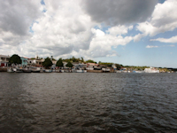 Bild 2: rio Trombetas - A look to Oriximiná, Pará, Brazil from the Trombetas River