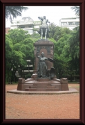 Plaza Chile:Monumento a Bernardo O´Higgins