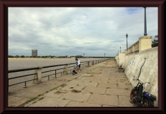 Die Uferpromenade von Santa Fé