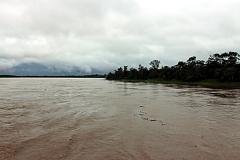 Rio Solimões bei Regen