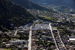 Blick vom Mirador La Cruz Bellavista auf Baños