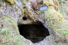 Höhle am Großen Hermannstein