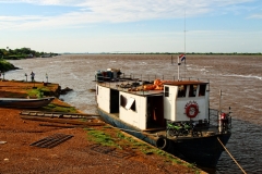 Concepción -Blick vom Hafen zur Brück über den río Paraguay