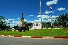 Denkmal von Coronel Oviedo in gleichnamiger Stadt am Rotonda del Cruce international de Coronel
