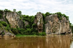 Kalkfelsen am Ufer des Río Paraguay