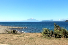 Lago Llanquihue dahinter Vulkan Osorno