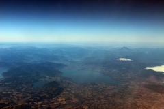 Lago Villarrica, daneben Vulkane Villarrica und Quetrupillan