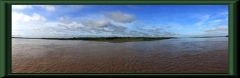 Blick vom Amazonas  - links: Río Ucayali, rechts: Río Marañon