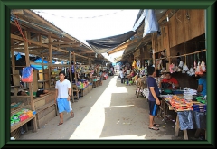 Auf dem Markt in Nauta