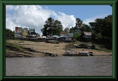 Siedlung am Amazonas-Ufer