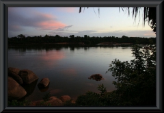 Río Caura zum Sonnenuntergang