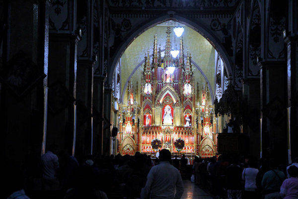 Baños - Basilika Virgen de Agua Santa