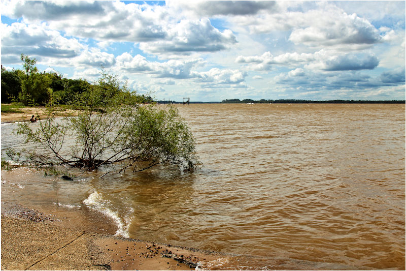 Río Uruguay bei Colón